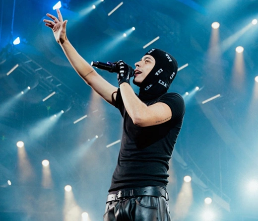 El rapero argentino visit el escenario del Festival de Via del Mar 2024 en Chile, arrasando en el cierre del certamen y llevndose a casa las Gaviotas de Plata y Oro